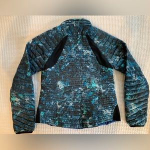 Woman’s Eddie Bauer Puffer micro therm Jacket
